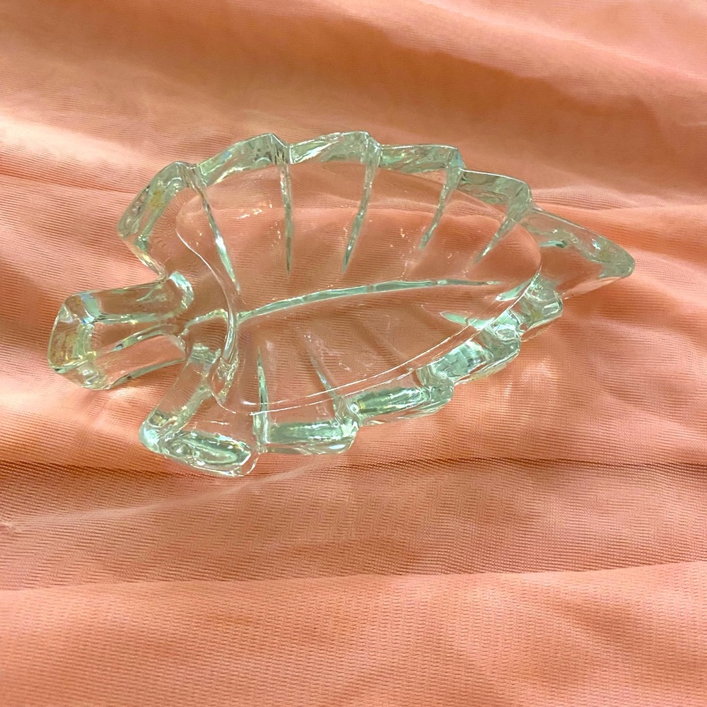 LEAD CRYSTAL LEAF DISH